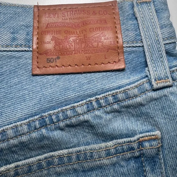 Levi’s 501 Denim Light Wash High Waisted Distressed Shorts - Picture 6 of 7